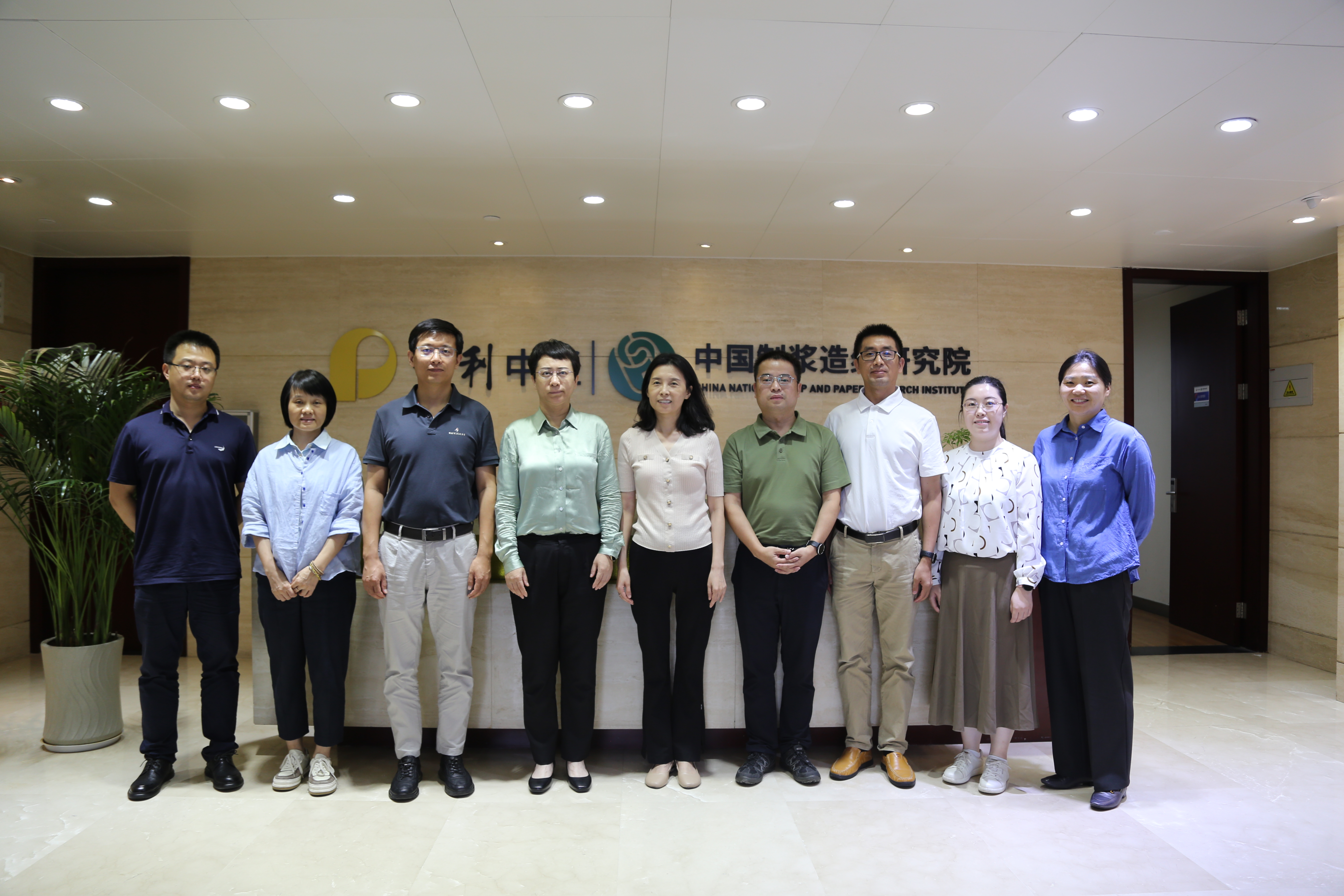 中國超級電容產業(yè)聯盟高波秘書長一行到訪中國造紙院